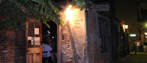 Jean-Lafittes-Blacksmith-Shop-Bar-Oldest-Bars-in-us